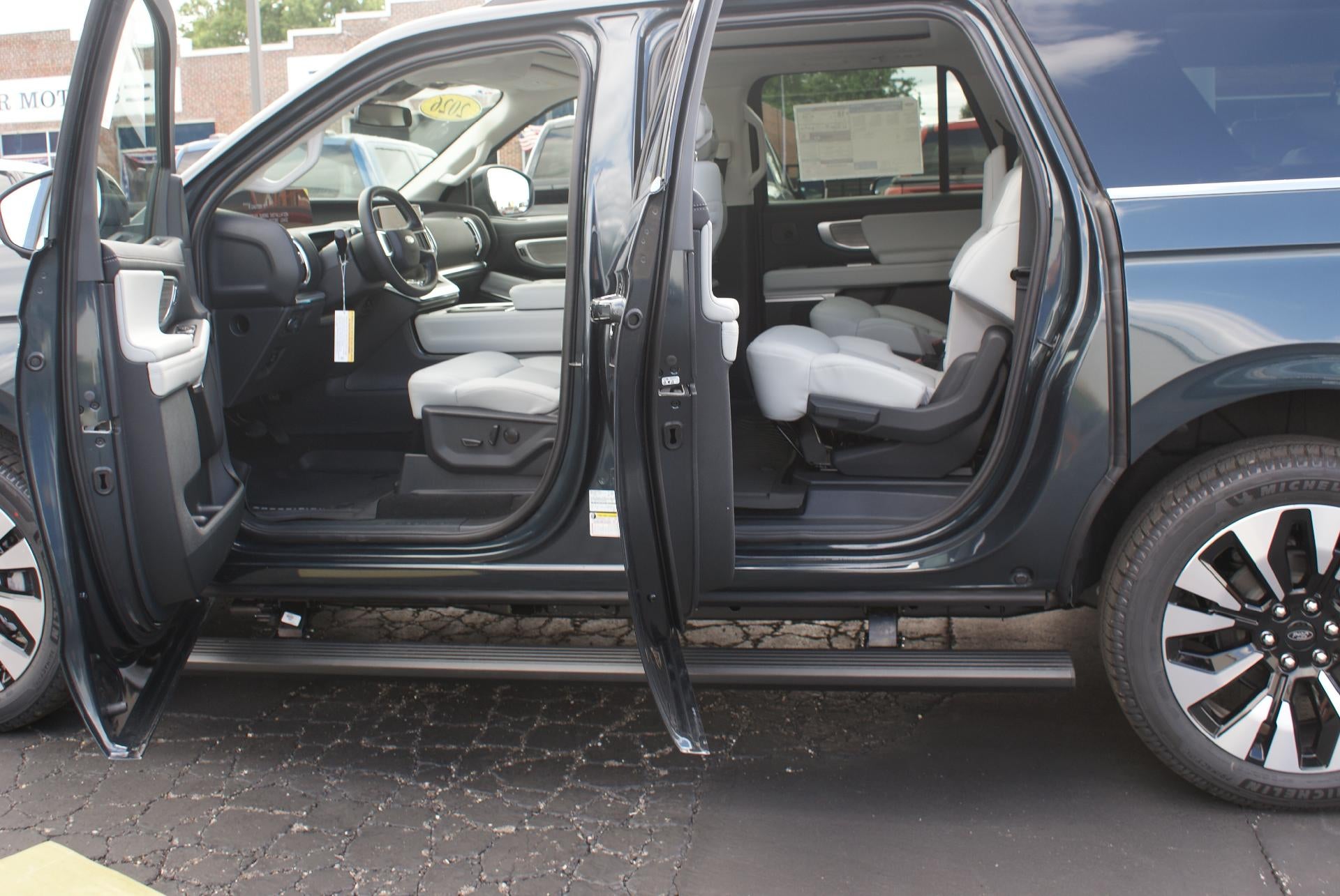 2026 Ford Expedition Max Platinum 4x4