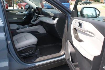 2026 Ford Explorer Active w/200A Pkg 4WD