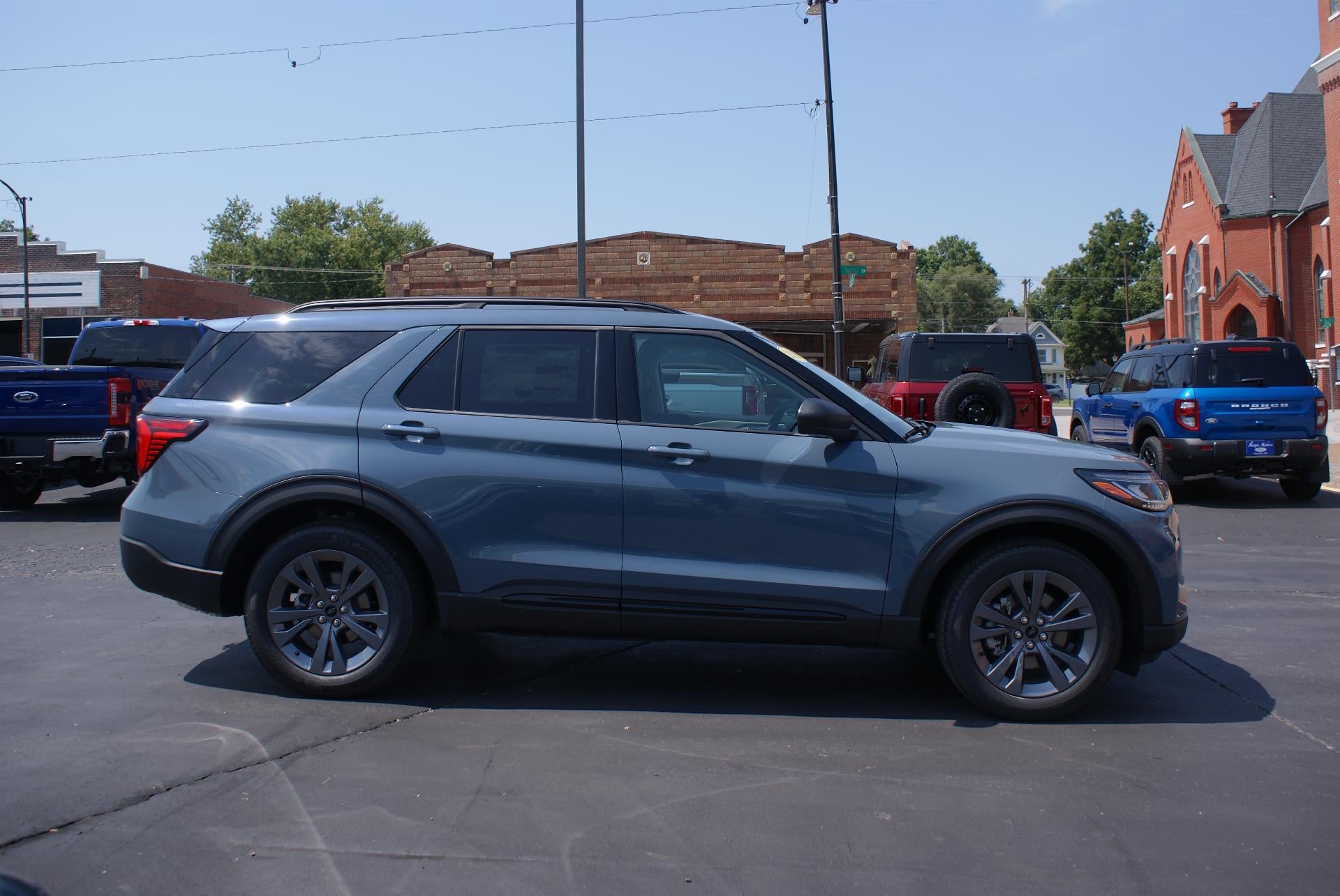 2026 Ford Explorer Active w/200A Pkg 4WD
