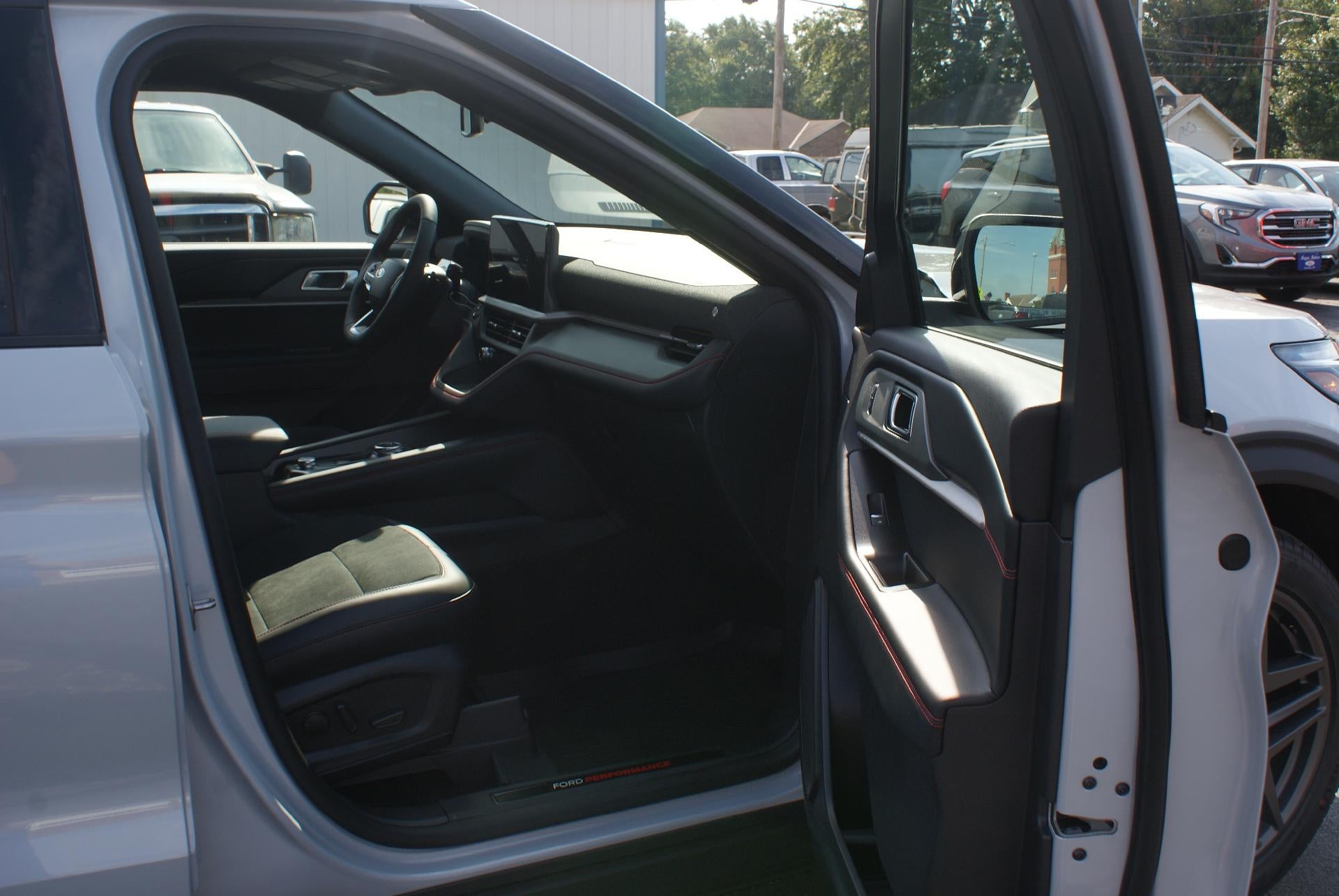 2026 Ford Explorer ST 4WD