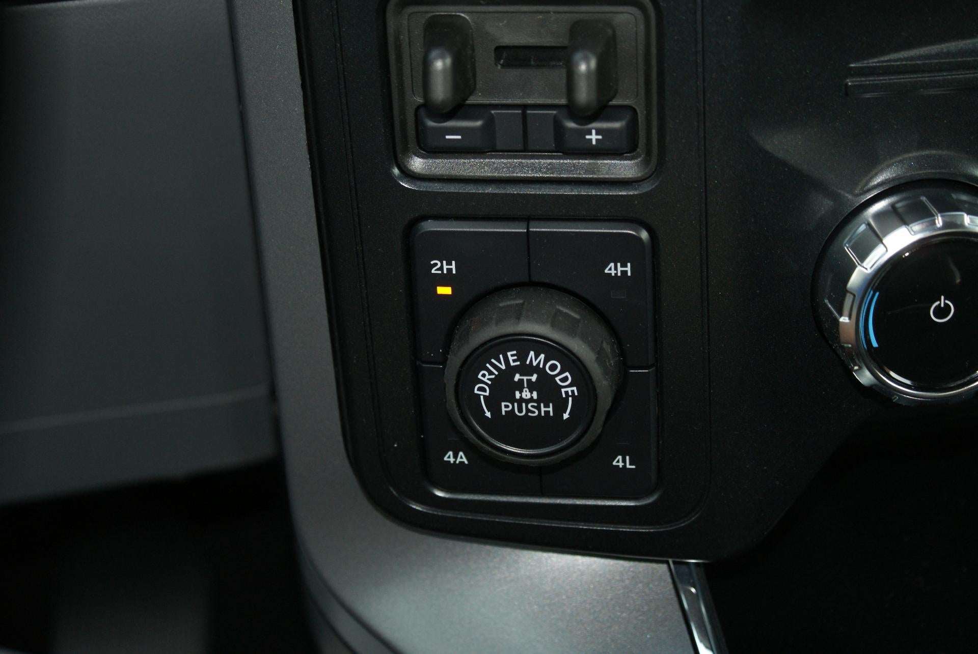 2025 Ford F-150 LARIAT 4WD SuperCrew 5.5' Box