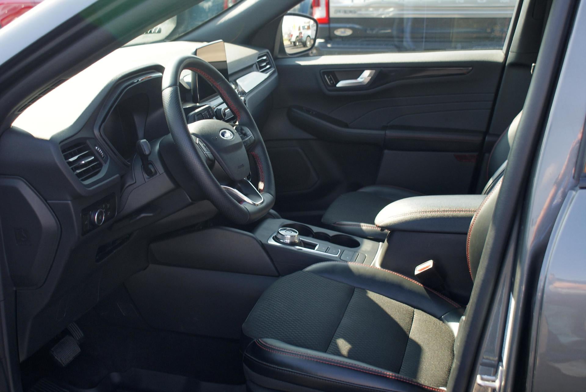 2025 Ford Escape ST-Line Select AWD