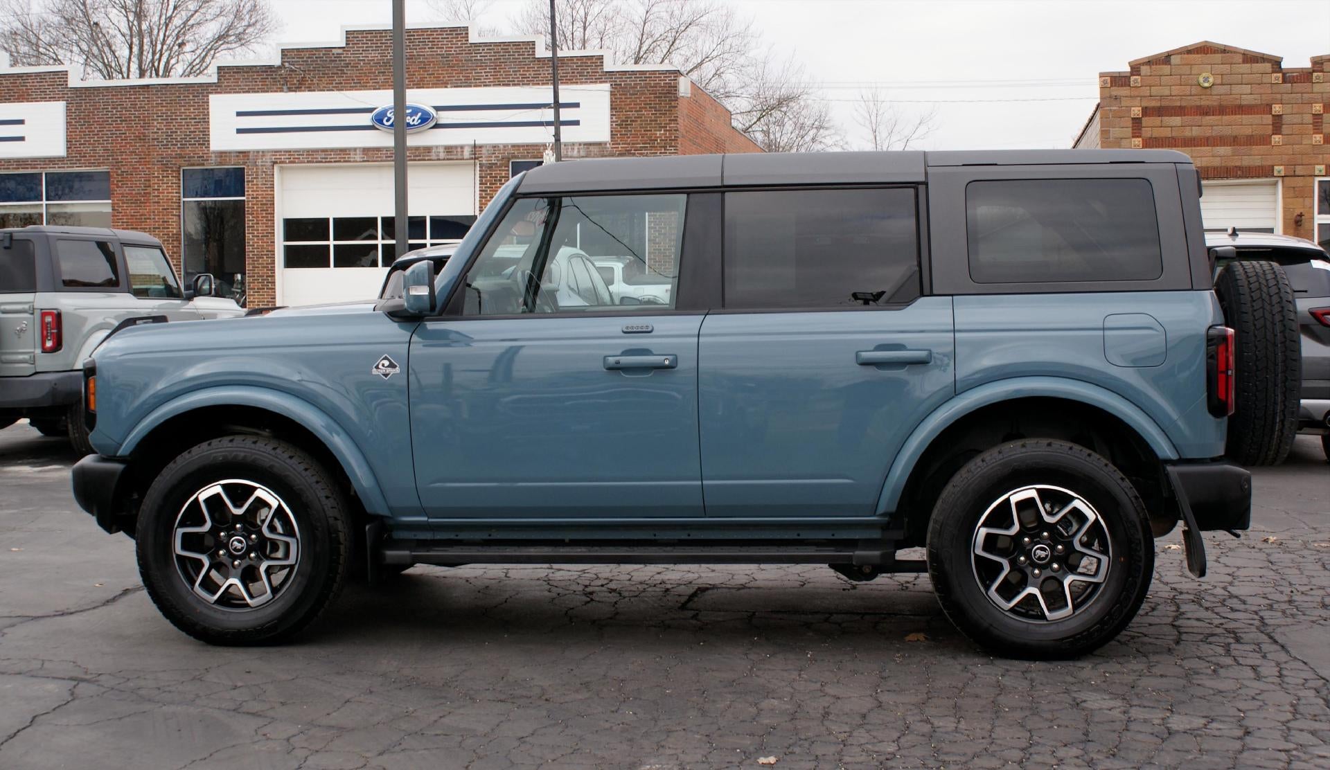 2023 Ford Bronco Outer Banks 4 Door 4x4