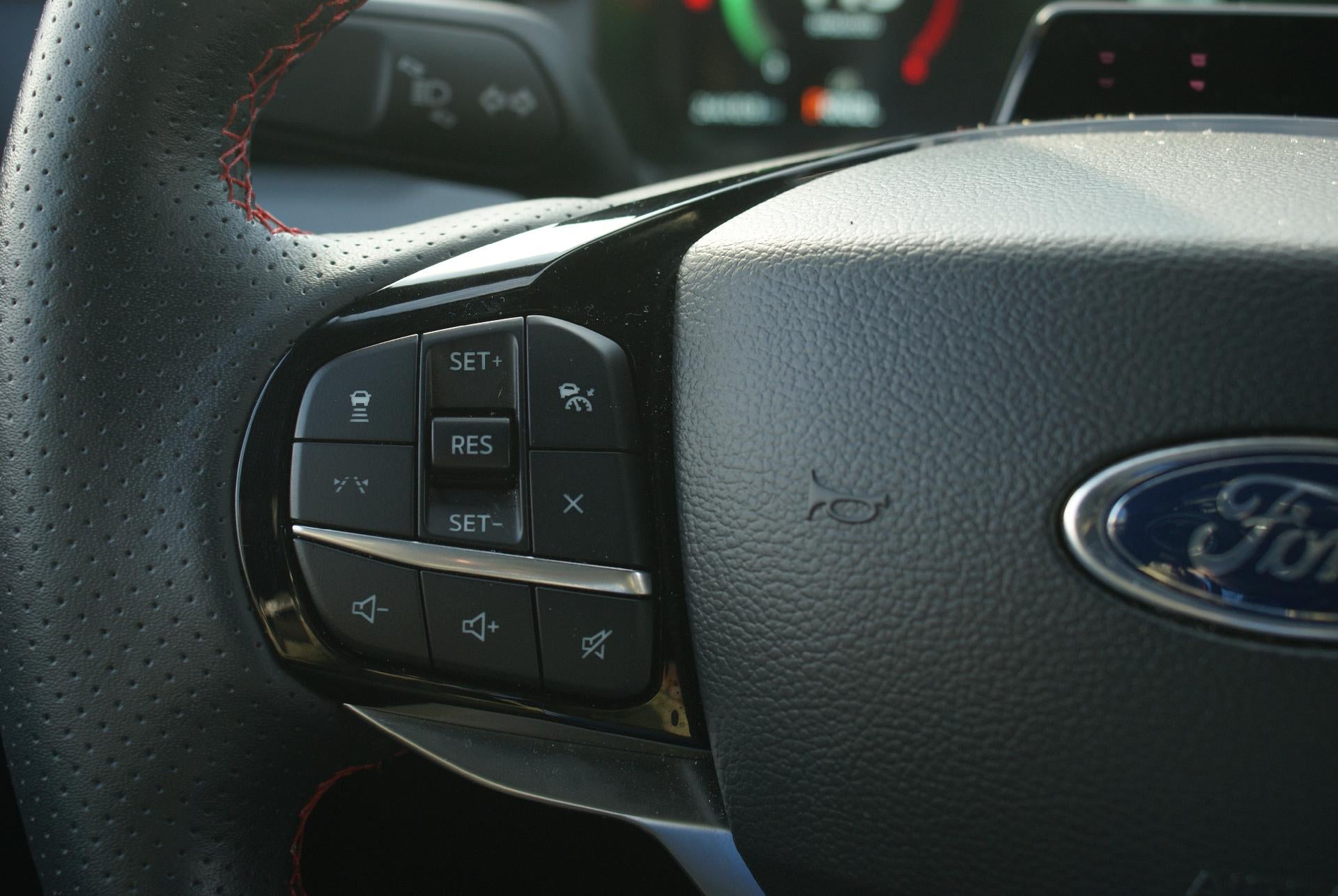 2025 Ford Explorer ST-Line 4WD