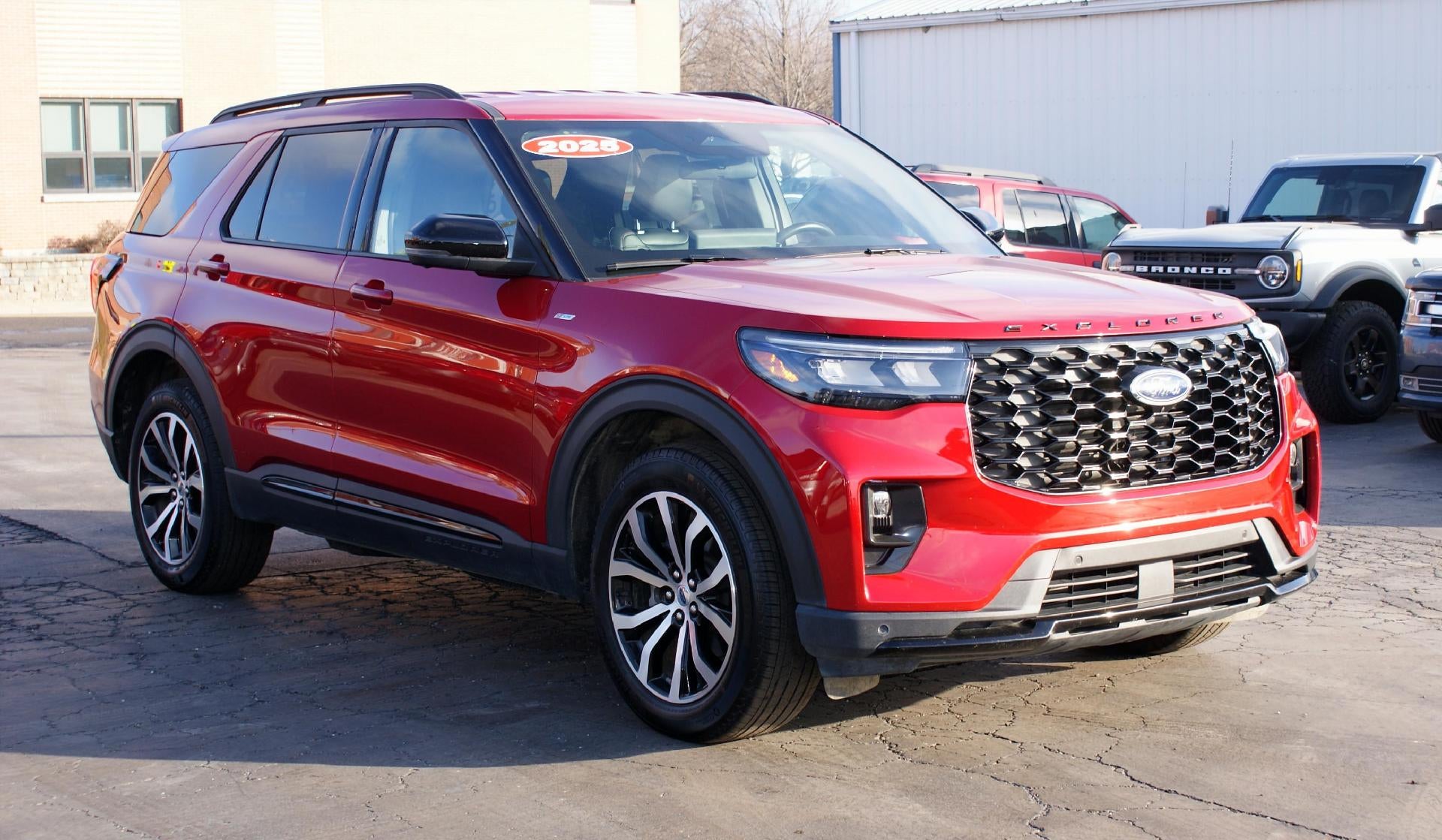 2025 Ford Explorer ST-Line 4WD
