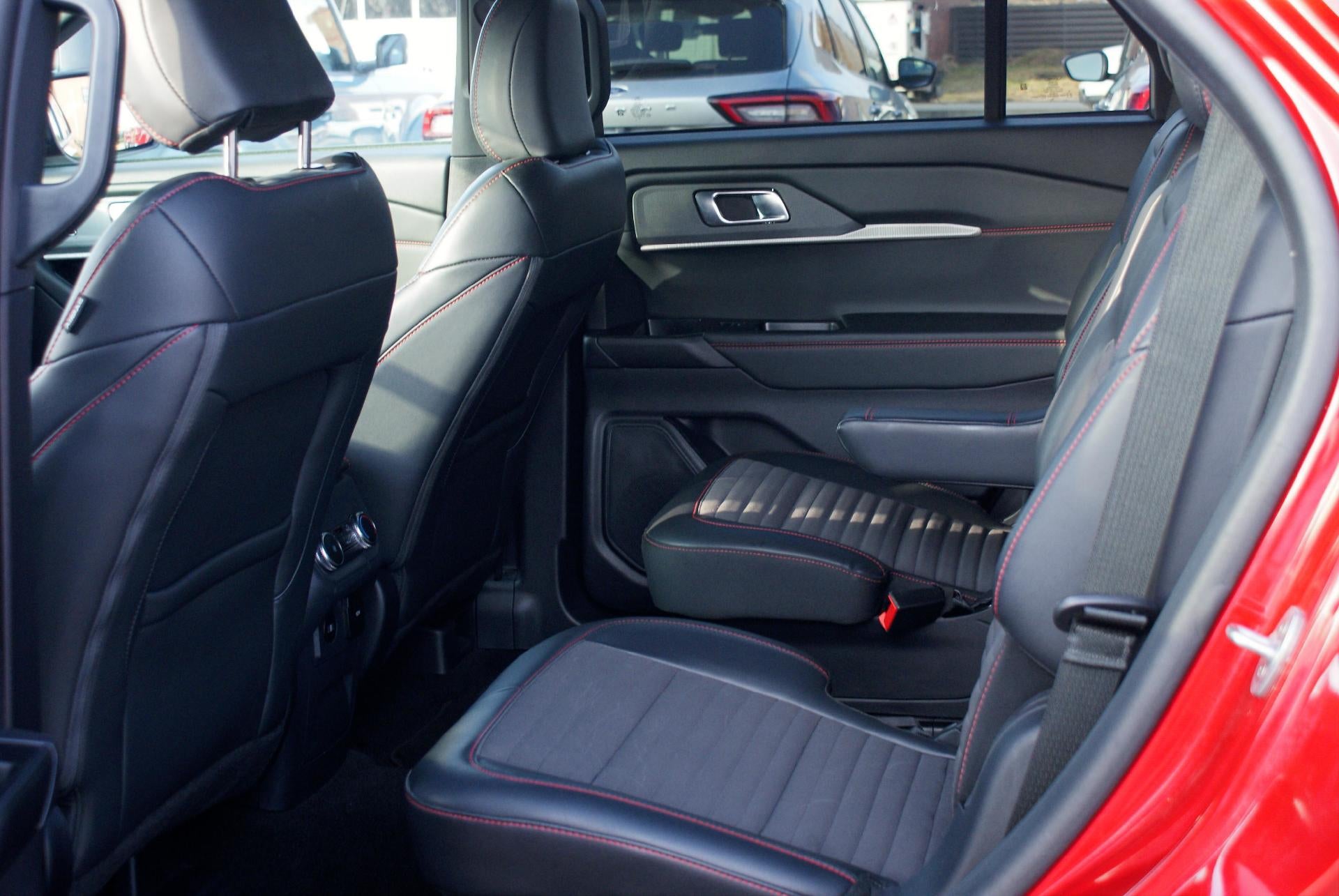 2025 Ford Explorer ST-Line 4WD