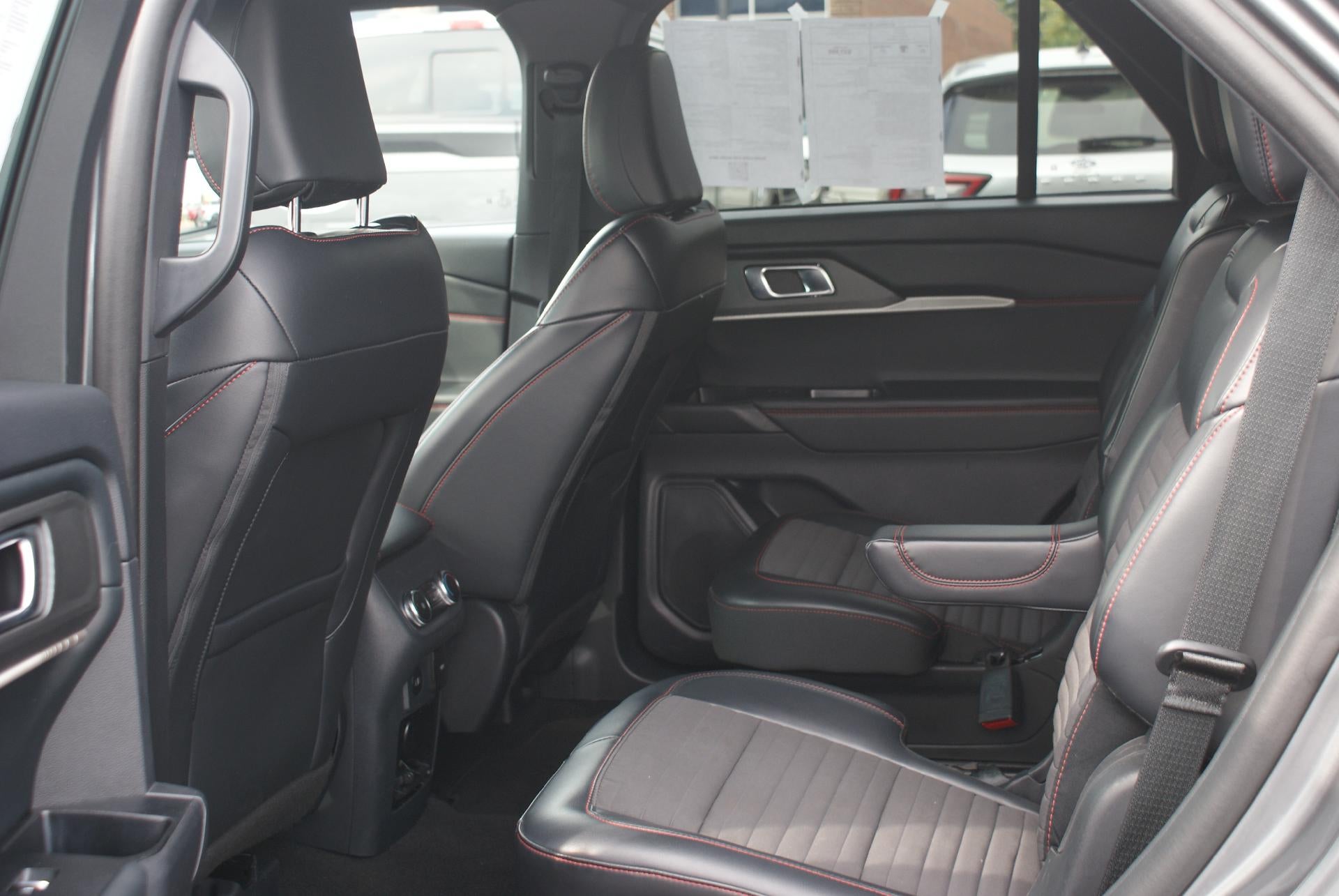 2025 Ford Explorer ST-Line 4WD