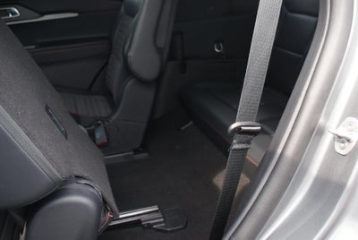 2025 Ford Explorer ST-Line 4WD