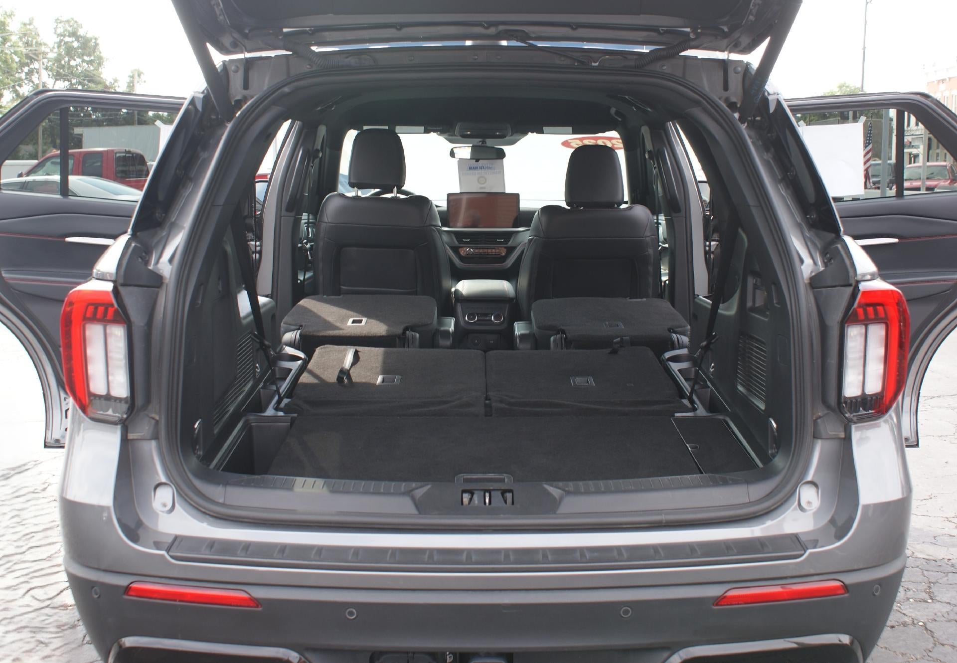 2025 Ford Explorer ST-Line 4WD