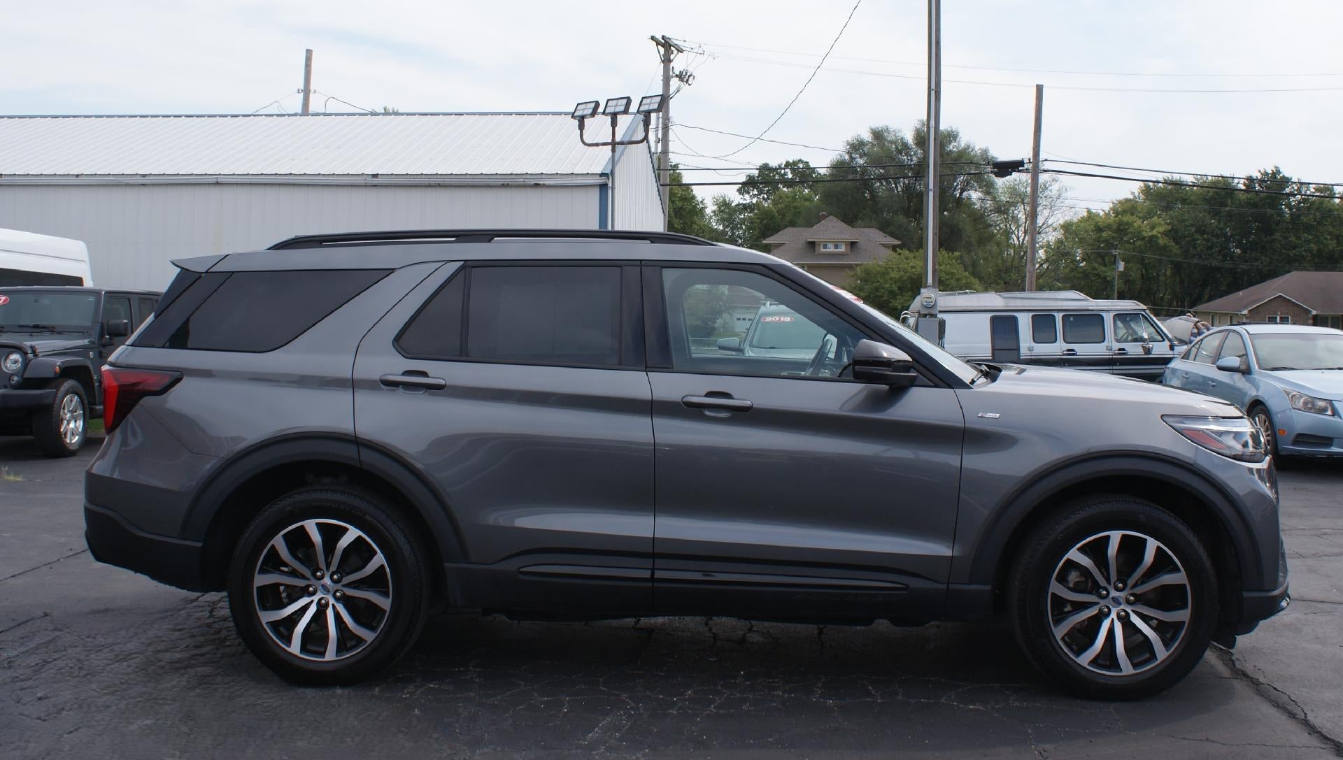 2025 Ford Explorer ST-Line 4WD