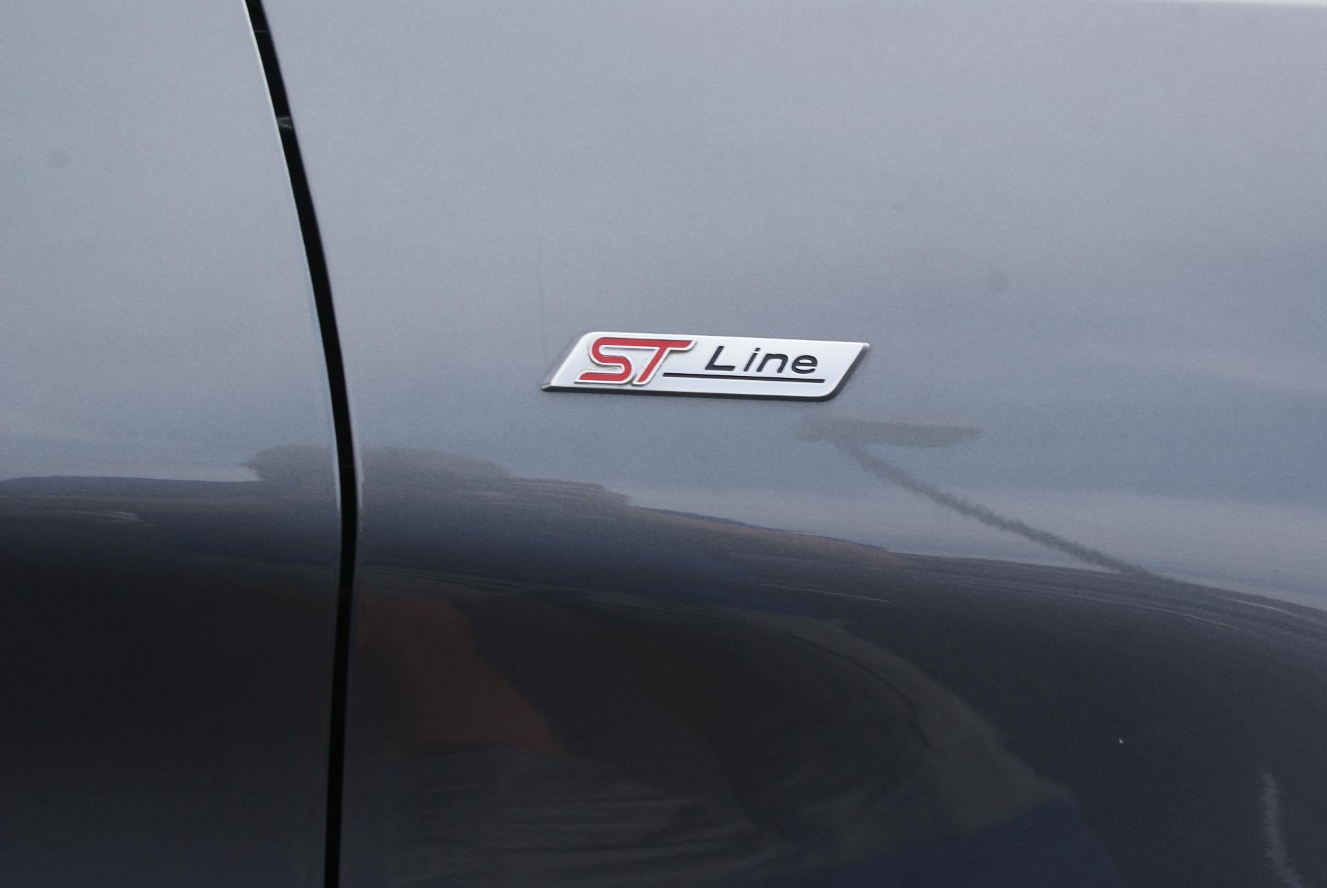 2025 Ford Explorer ST-Line 4WD