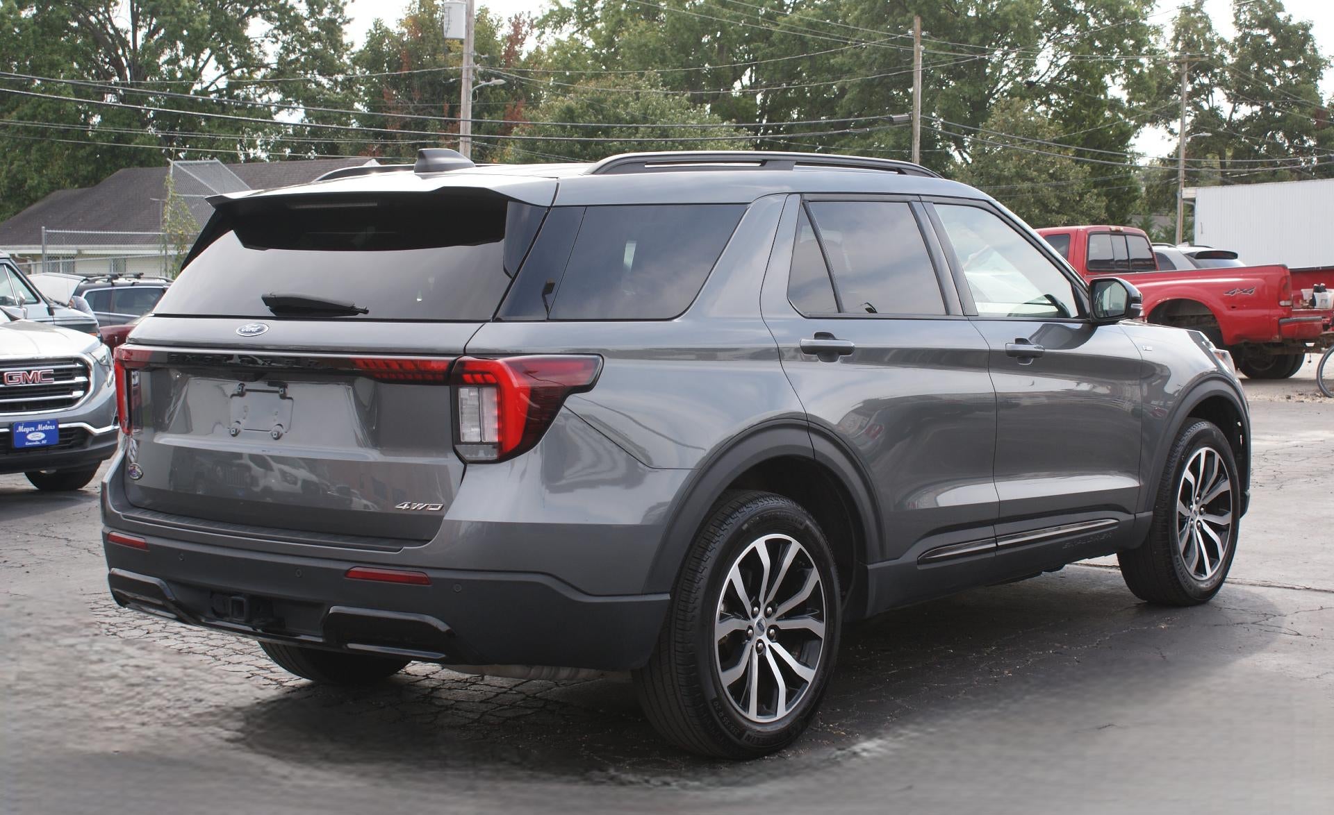 2025 Ford Explorer ST-Line 4WD
