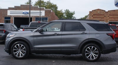 2025 Ford Explorer ST-Line 4WD