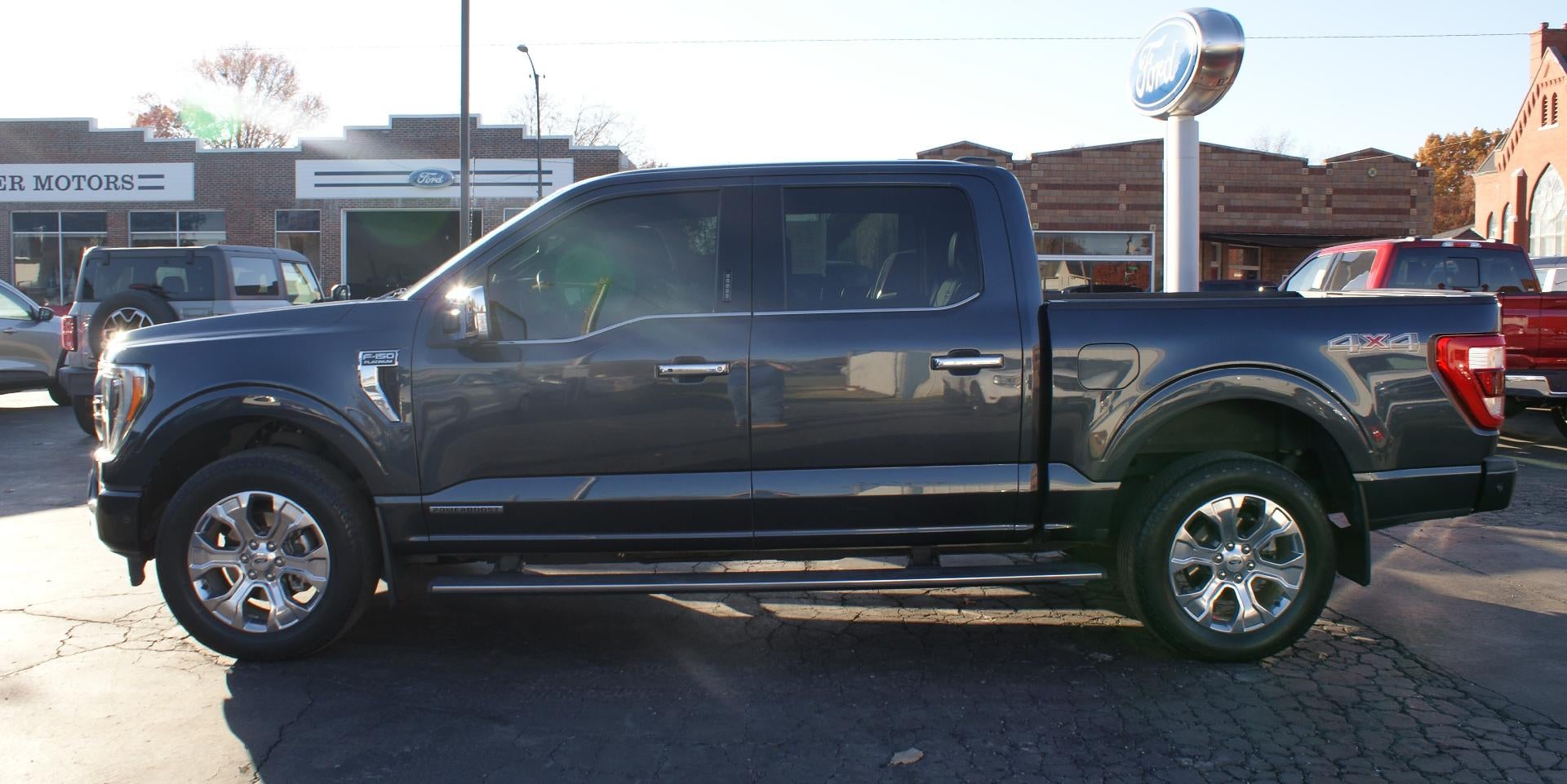 2022 Ford F-150 Platinum 4WD SuperCrew 5.5' Box