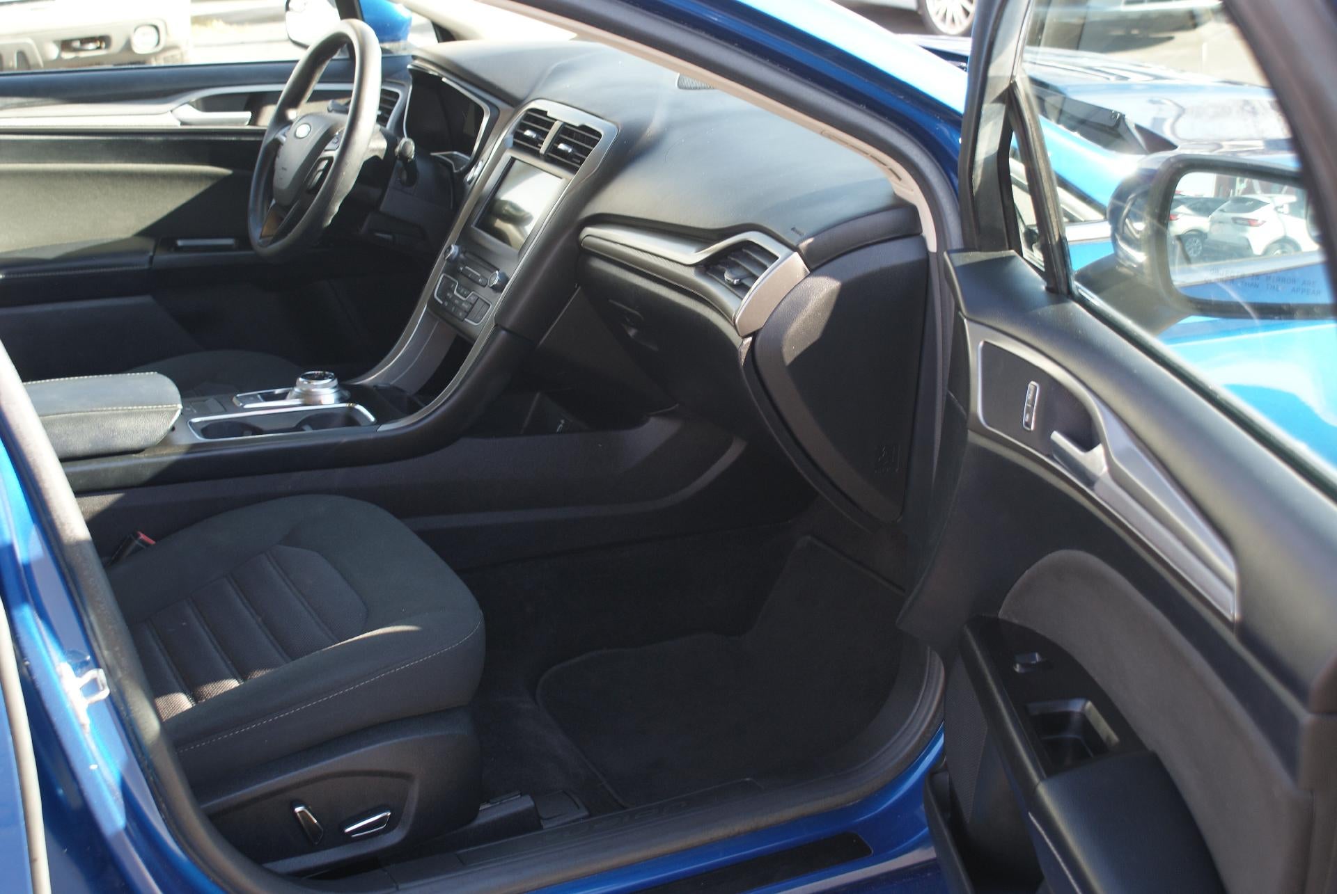 2017 Ford Fusion SE FWD