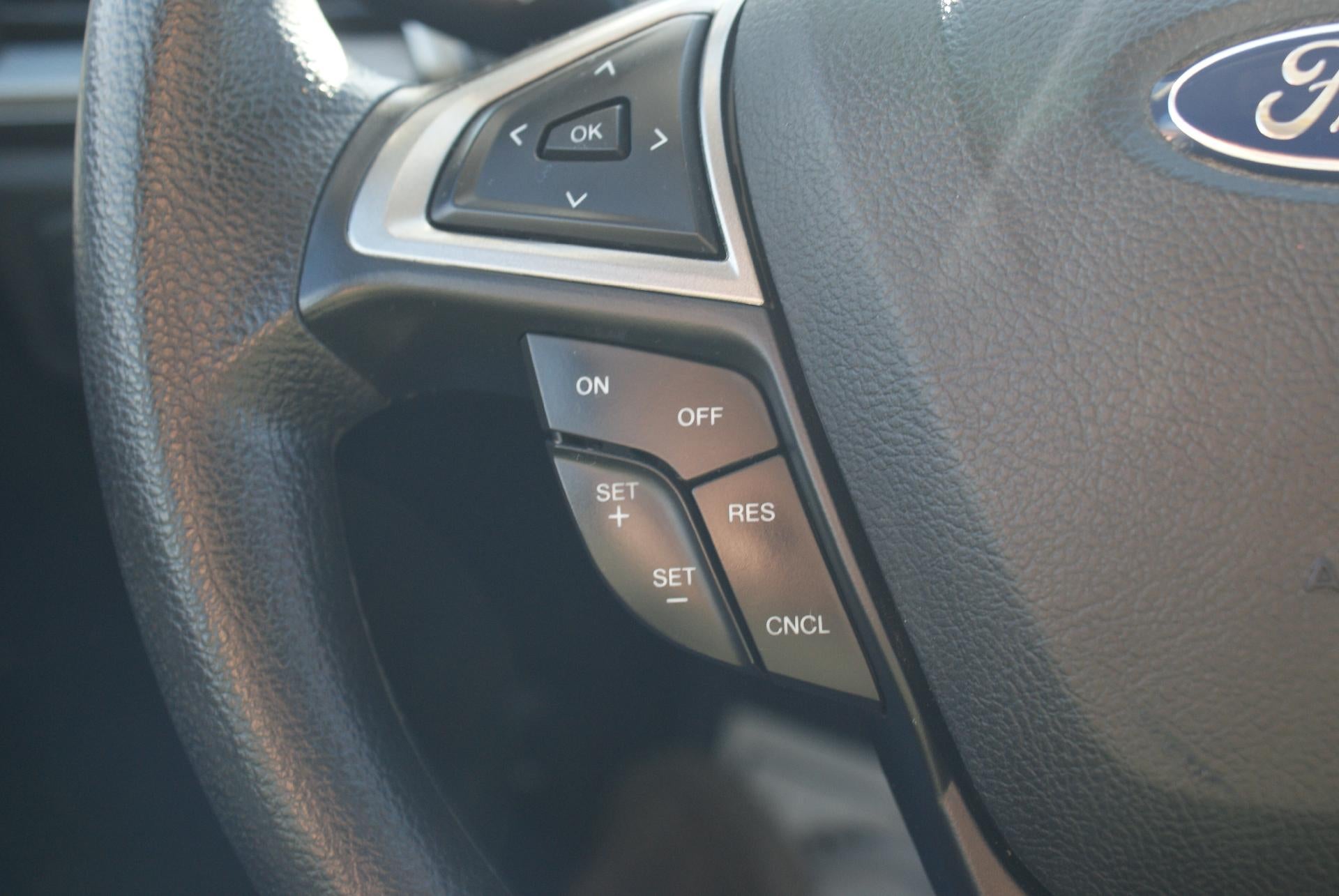 2017 Ford Fusion SE FWD