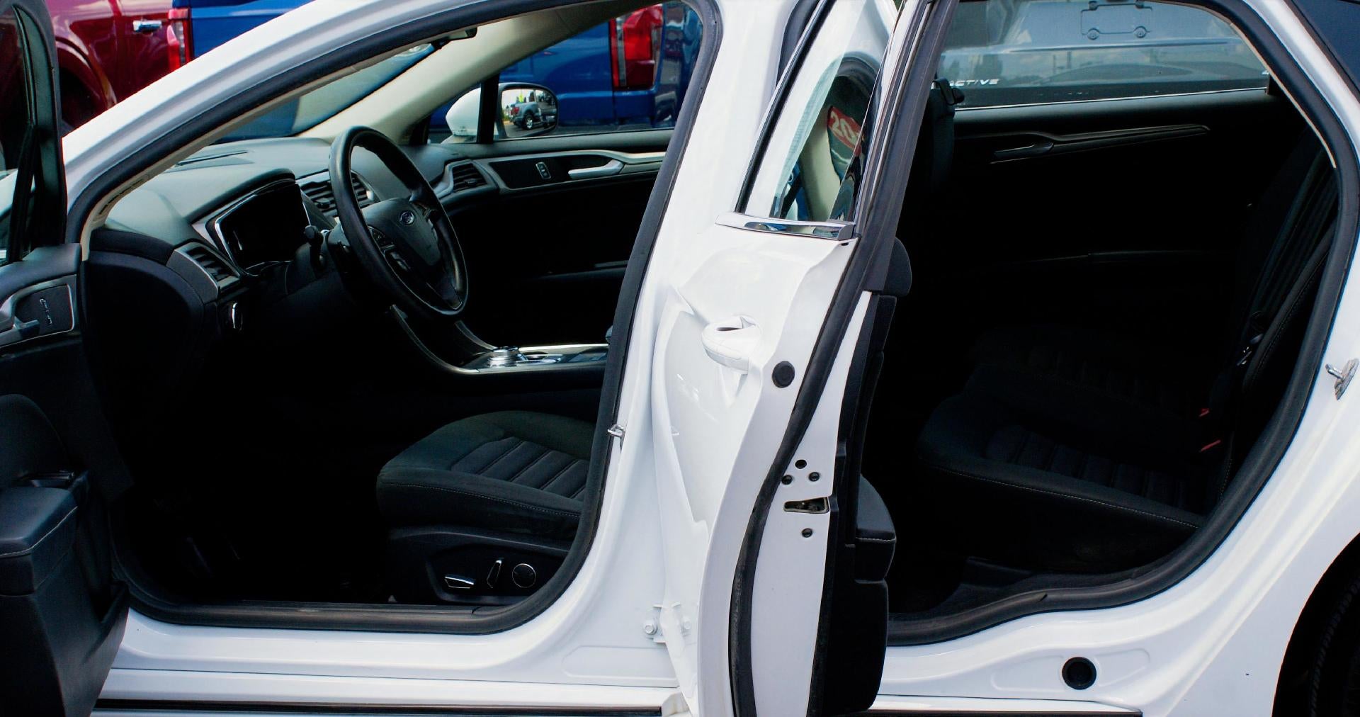 2017 Ford Fusion SE FWD