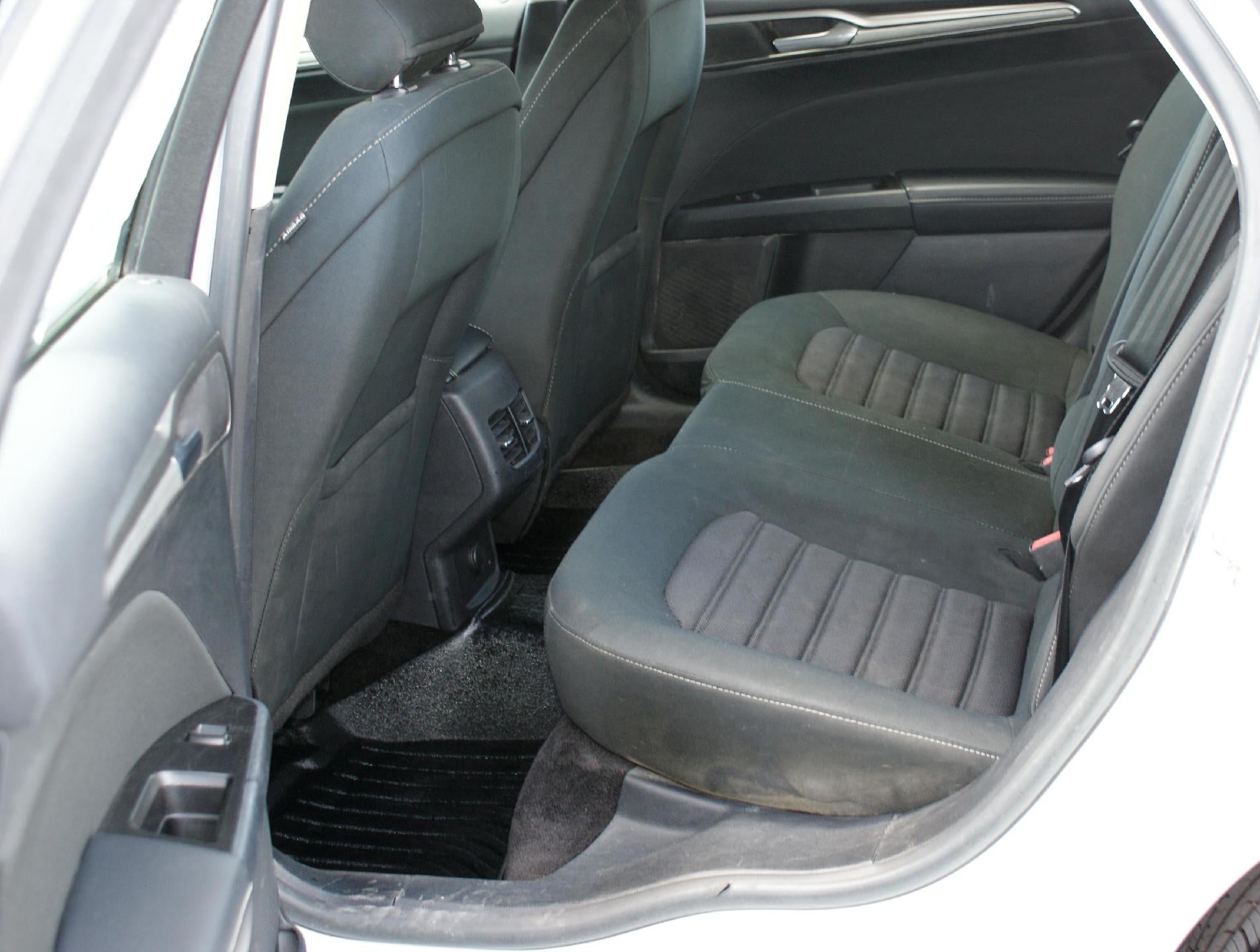 2017 Ford Fusion SE FWD