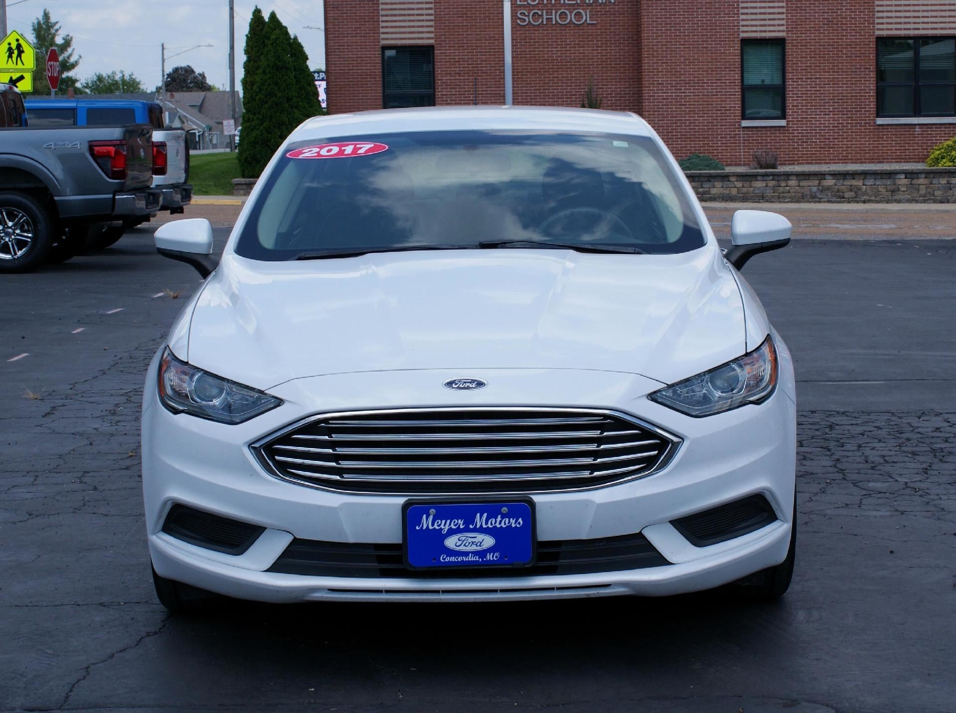 2017 Ford Fusion SE FWD