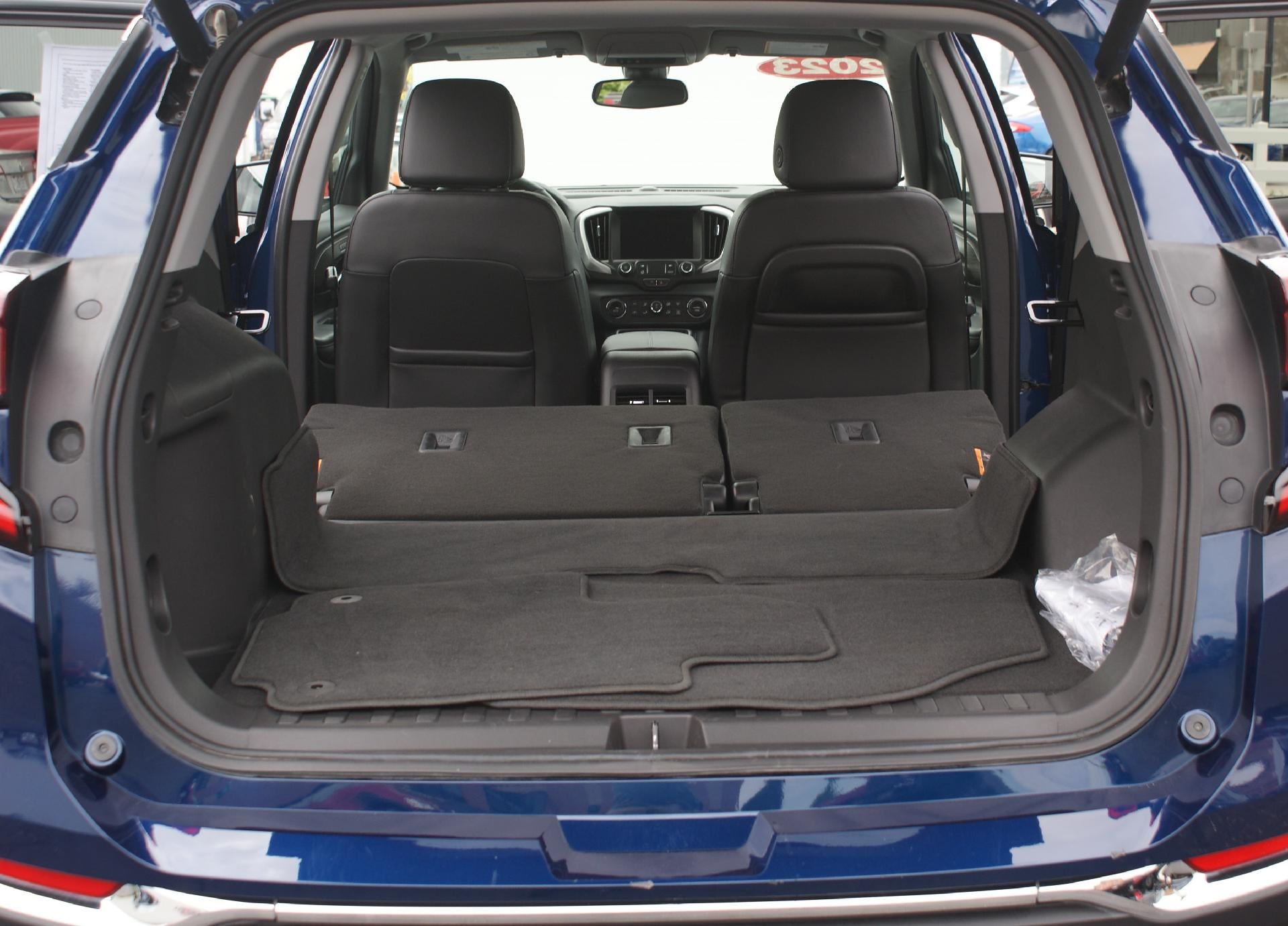 2023 GMC Terrain FWD 4dr SLT