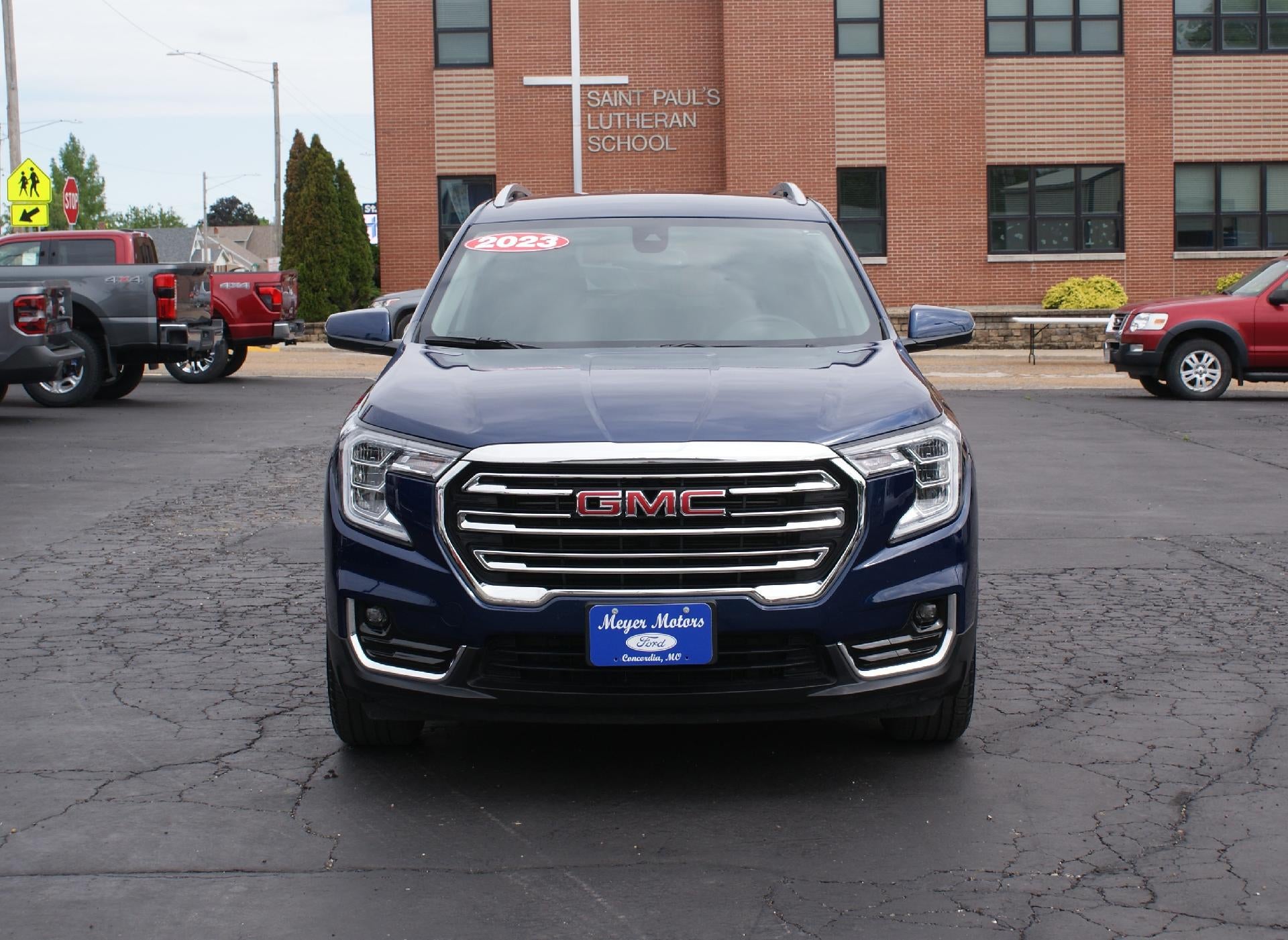 2023 GMC Terrain FWD 4dr SLT
