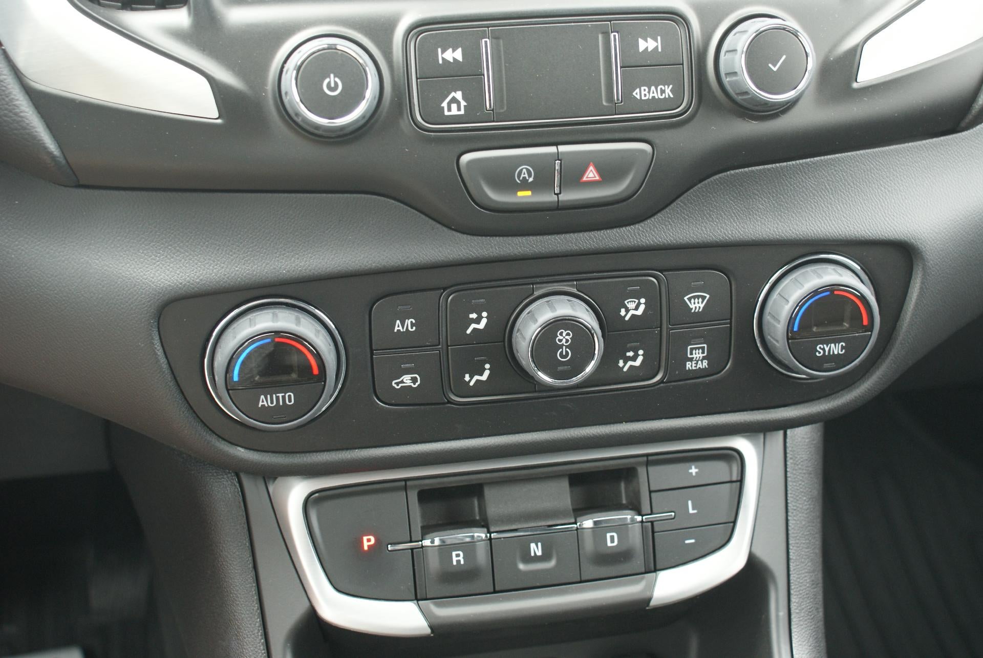 2023 GMC Terrain FWD 4dr SLT