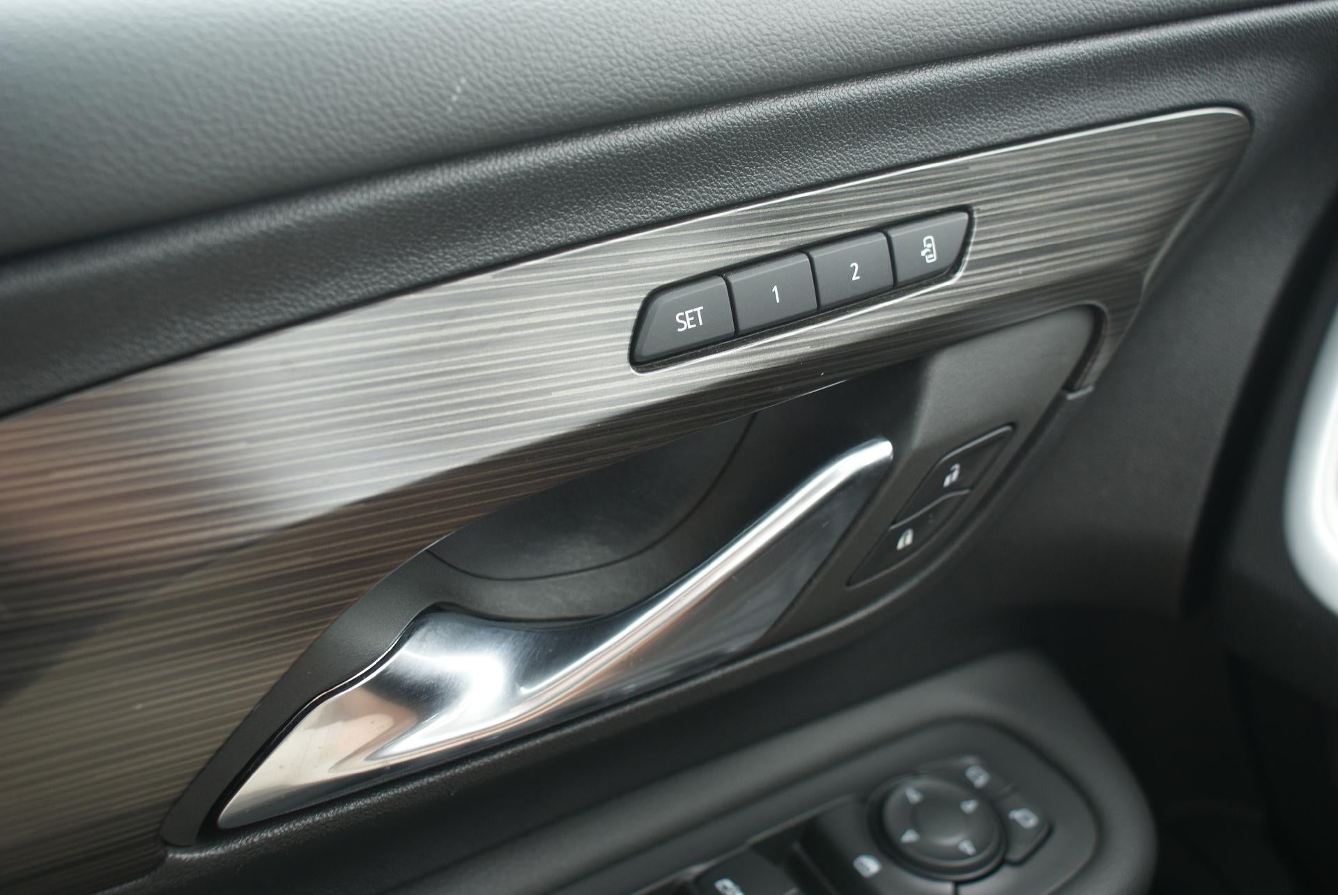 2023 GMC Terrain FWD 4dr SLT