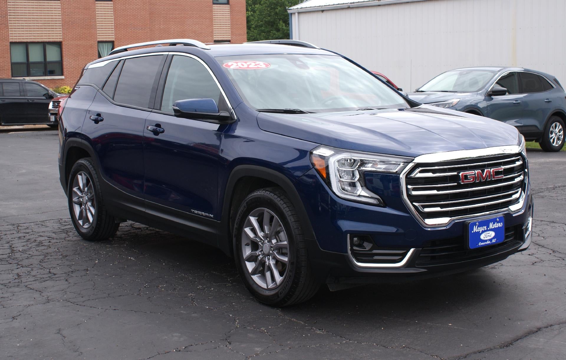 2023 GMC Terrain FWD 4dr SLT