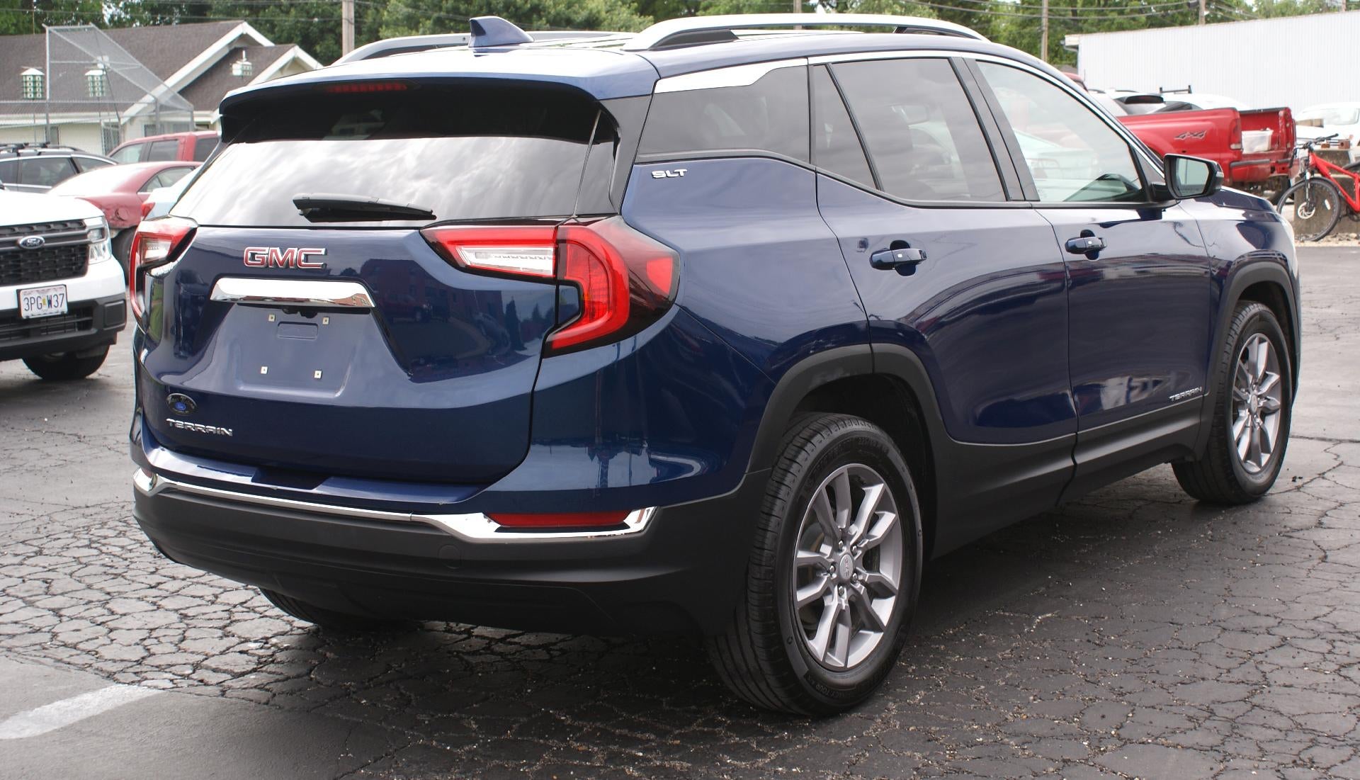 2023 GMC Terrain FWD 4dr SLT